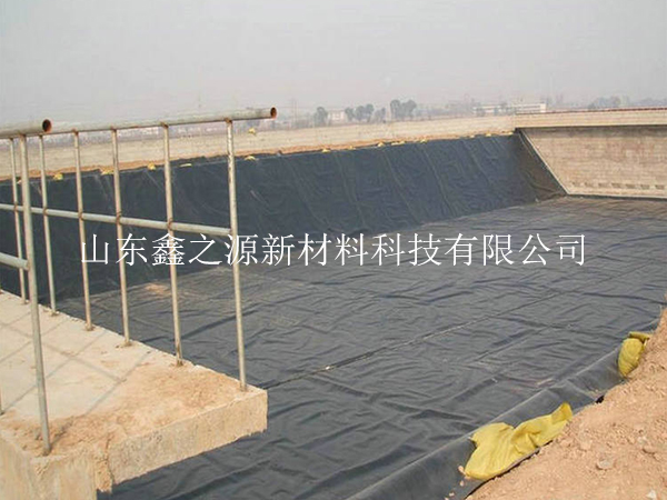 沼氣池黑膜鋪裝前有哪些準(zhǔn)備工作進(jìn)行中？