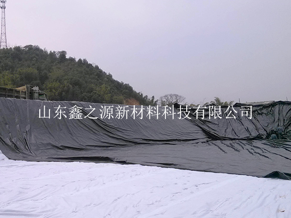 糙面養(yǎng)殖防滲膜鋪設(shè)過程中有哪些注意事項(xiàng)？