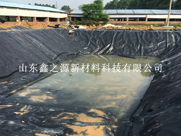 做好沼氣池黑膜的剪接工作，既節(jié)約又高效