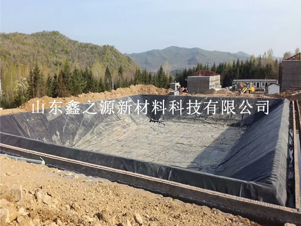 怎么的鋪設(shè)油田防滲膜可發(fā)揮其作用？