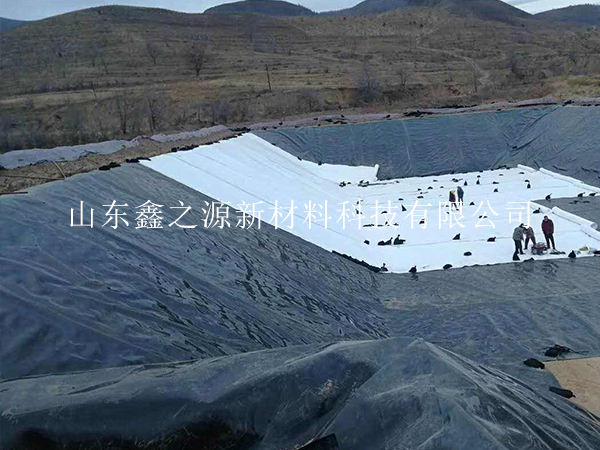 采用怎樣的技術(shù)讓蓄水池防滲膜鋪設(shè)順利進(jìn)行？